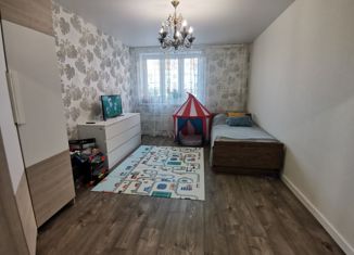 Двухкомнатная квартира на продажу, 72 м2, Чебоксары, ЖК Серебряные Ключи, улица Юрия Гагарина, 47к2