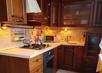 Продается 3-комнатная квартира, 57 м2, Санкт-Петербург, Дальневосточный проспект, 34к1, метро Улица Дыбенко