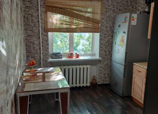 Продам 4-ком. квартиру, 72 м2, село Среднебелая, Амурская улица, 12