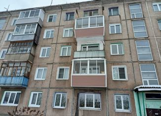 Продажа 3-комнатной квартиры, 58.4 м2, Вихоревка, улица Ленина, 45