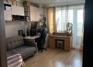 Продаю 1-ком. квартиру, 40 м2, Таганрог, улица Маршала Жукова, 1Е