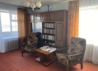 Продаю 2-ком. квартиру, 50.5 м2, село Светлоозерское, Центральная улица, 18