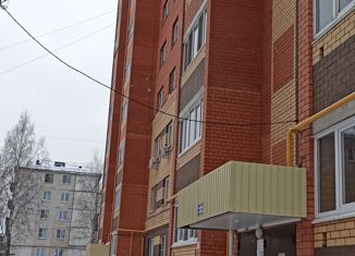 Продажа 2-комнатной квартиры, 56 м2, посёлок городского типа Медведево, Полевая улица, 15