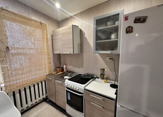 Продается трехкомнатная квартира, 45 м2, Якутск, улица Кальвица, 42