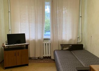 Продам 2-ком. квартиру, 44.5 м2, Ломоносов, Александровская улица, 33