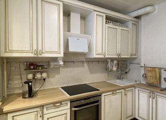 Четырехкомнатная квартира на продажу, 83.6 м2, Москва, метро Мнёвники, Филёвский бульвар, 12