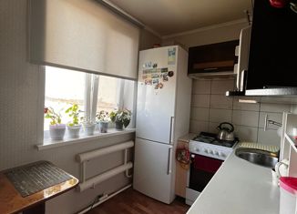 Продаю 2-комнатную квартиру, 48 м2, Октябрьский, 34-й микрорайон, 19