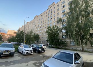 Продам двухкомнатную квартиру, 47.4 м2, Екатеринбург, улица Новаторов, 12, улица Новаторов