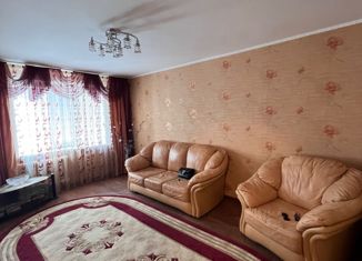 Продам 3-ком. квартиру, 61.5 м2, посёлок Строитель, микрорайон Южный, 19к4