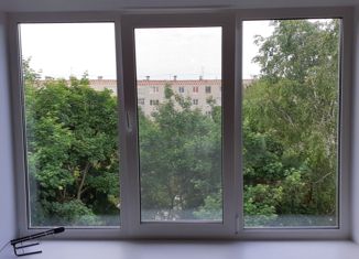 Продаю 2-ком. квартиру, 47.6 м2, Петровск, улица Куйбышева, 1