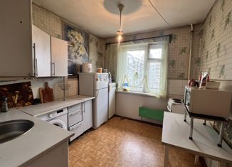 Продаю 3-ком. квартиру, 65.2 м2, Новокузнецк, улица Тольятти, 56