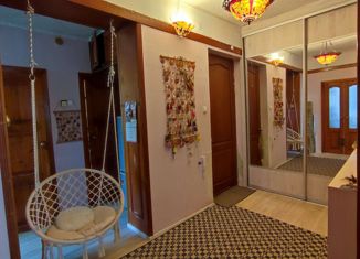 Трехкомнатная квартира на продажу, 72 м2, Полевской, улица Ленина, 22