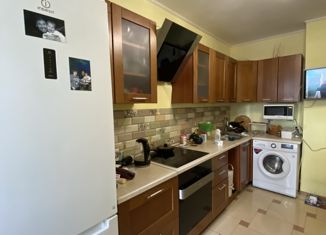 Продам 2-ком. квартиру, 61 м2, Балашиха, улица Майкла Лунна, 3