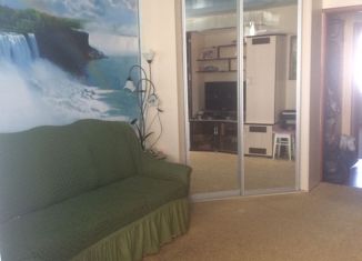 Трехкомнатная квартира на продажу, 60.8 м2, поселок Майский, Центральная улица, 16