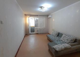 Продаю 2-ком. квартиру, 55 м2, Элиста, 6-й микрорайон, 12, 6-й микрорайон