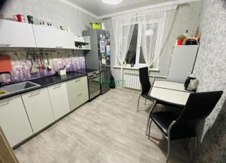 Продается 2-комнатная квартира, 52 м2, Тобольск, микрорайон 7А, 37А