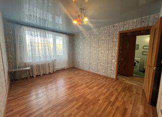Продам 2-ком. квартиру, 46 м2, Березники, улица Свердлова, 130