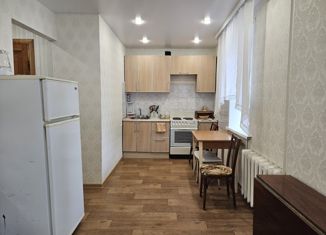 Сдаю в аренду 2-ком. квартиру, 55 м2, Арзамас, Архитектурная улица, 14