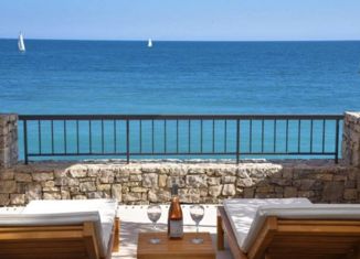 Продам 2-комнатную квартиру, 50 м2, посёлок городского типа Сириус, улица 65 лет Победы, 50к4