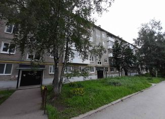 Продажа 2-комнатной квартиры, 38.5 м2, Лысьва, улица Смышляева, 108