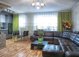 Продается четырехкомнатная квартира, 85 м2, Бугульма, Советская улица, 81