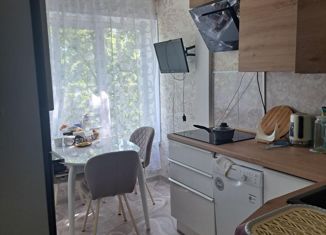 Продаю 4-ком. квартиру, 60 м2, Краснокаменск, Зелёная улица, 110