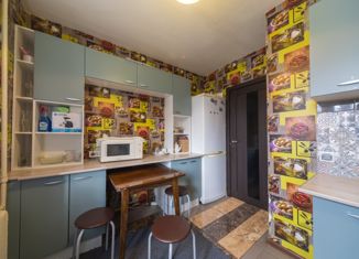 Продаю 2-комнатную квартиру, 50.1 м2, поселок Бугры, Шоссейная улица, 14