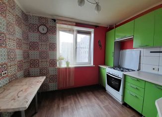 Продам 2-комнатную квартиру, 49.5 м2, Магнитогорск, улица Жукова, 1