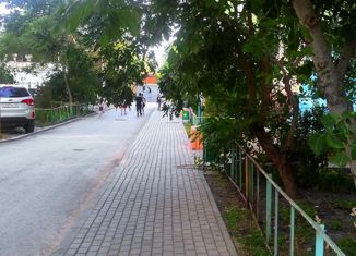 Продам 3-ком. квартиру, 74 м2, Астрахань, Брестская улица, 3, Советский район