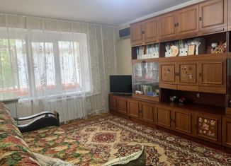 Продам 2-ком. квартиру, 52 м2, Горячий Ключ, улица Ленина, 179А