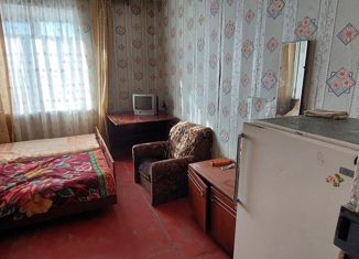 Сдается в аренду комната, 12 м2, Волжский, улица Горького, 5