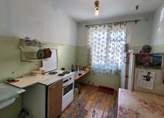 Продам комнату, 66 м2, Челябинск, улица Братьев Кашириных, 101А