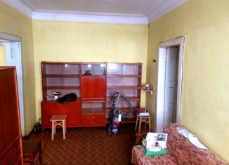 Продам трехкомнатную квартиру, 37.1 м2, Бор, Интернациональная улица, 66