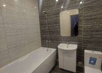 Продаю 1-ком. квартиру, 44 м2, Брянск, улица имени О.Н. Строкина, 1, ЖК Квартал Авиаторов