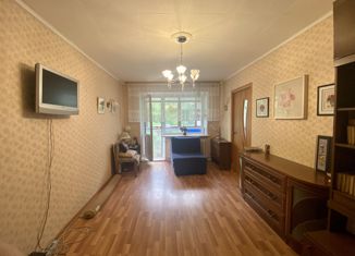 Продаю 3-ком. квартиру, 56 м2, Лобня, Мирная улица, 20