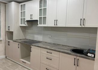 Продается 1-комнатная квартира, 40 м2, посёлок городского типа Медведево, улица Дмитрия Средина, 9А