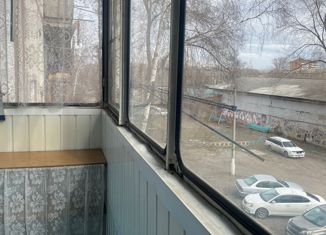 Продаю 3-комнатную квартиру, 47 м2, Хакасия, проспект Космонавтов, 24А