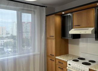 Сдам в аренду 2-комнатную квартиру, 60 м2, Москва, Дубравная улица, 40, район Митино