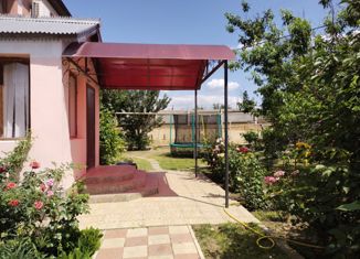 Продаю дом, 198.9 м2, село Икряное, Школьная улица