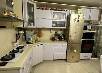Продаю 3-комнатную квартиру, 72 м2, Псковская область, Рижский проспект, 83