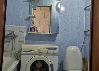 Продается двухкомнатная квартира, 43 м2, поселок городского типа Рефтинский, улица Гагарина, 5
