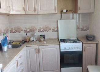 2-комнатная квартира на продажу, 51.7 м2, посёлок городского типа Медведево, улица Горького, 3