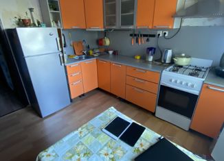 Трехкомнатная квартира на продажу, 63 м2, деревня Вольная Горка, деревня Вольная Горка, 86