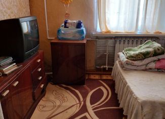 Продам 2-ком. квартиру, 47 м2, Новошахтинск, улица 40 лет Октября, 5