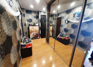Продам 3-комнатную квартиру, 57 м2, Артём, Харьковская улица, 6