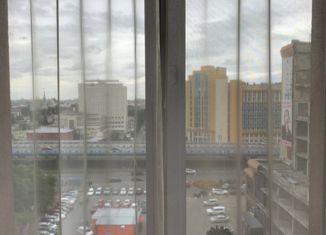 Сдам в аренду 3-комнатную квартиру, 113 м2, Омск, Волочаевская улица, 11/1