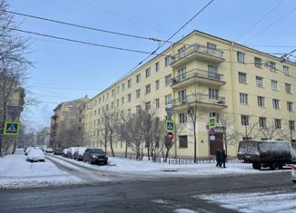 Продам 3-ком. квартиру, 70 м2, Санкт-Петербург, Малый проспект Петроградской стороны, 74, муниципальный округ Аптекарский Остров