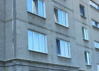 Продается трехкомнатная квартира, 63 м2, Шадринск, улица Володарского, 18