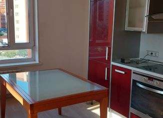 2-комнатная квартира в аренду, 80 м2, Красноярск, Капитанская улица, 10, ЖК Оранжевый Комплекс