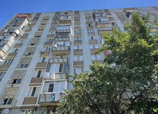 Продаю 5-комнатную квартиру, 100 м2, Махачкала, улица Огарёва, 12, Советский район